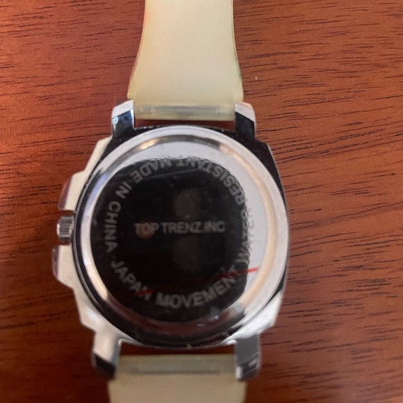 Sprinkles Watch - EUC fun & functional - Picture 3 of 5